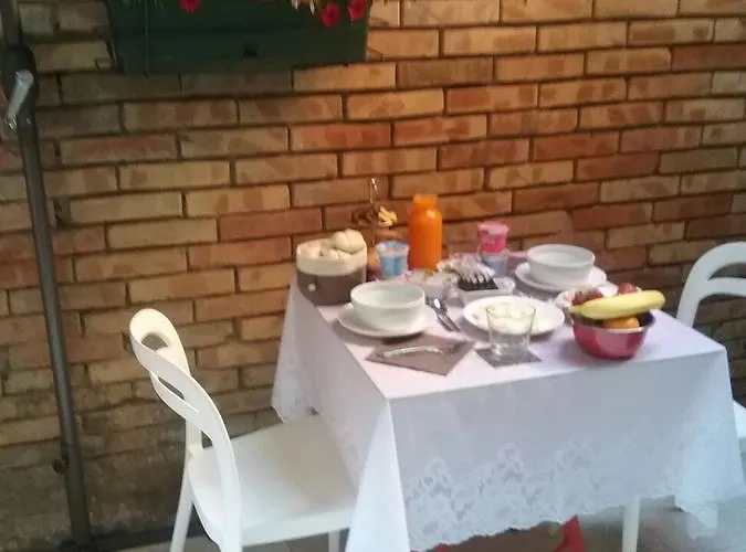 Rosso Charm Bed and Breakfast Βενετία