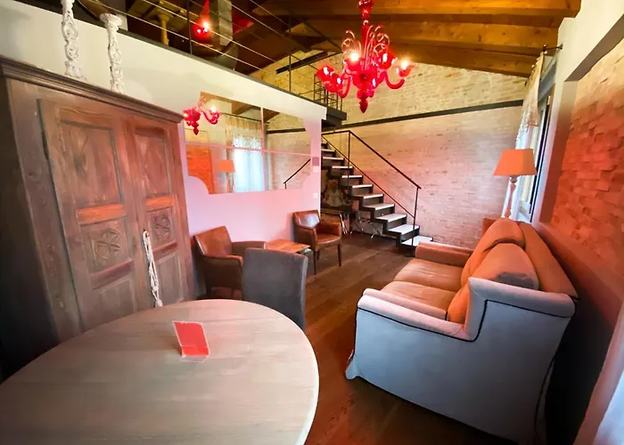 Rosso Charm Bed and Breakfast Βενετία