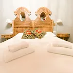 Rosso Charm Bed & Breakfast Benátky