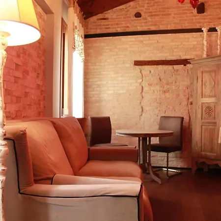 ロッソ チャーム B＆b 3*