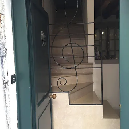 ロッソ チャーム B＆b 3*