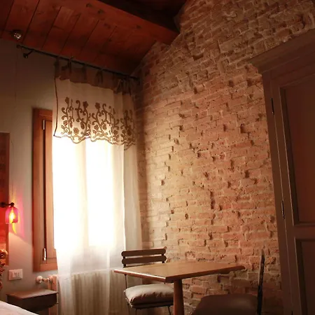 ロッソ チャーム B＆b ヴェネツィア