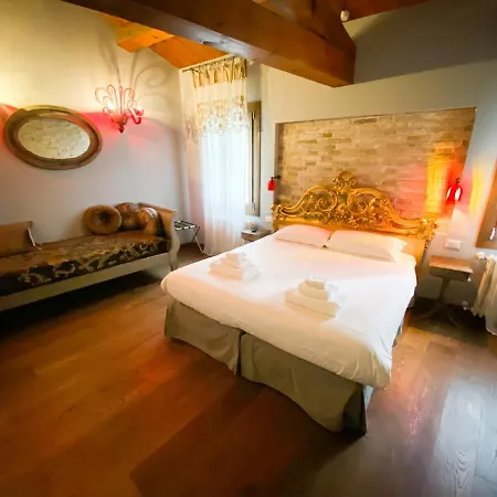 ロッソ チャーム B＆b 3*