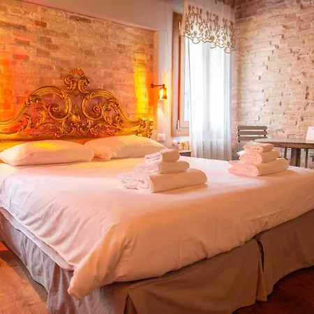 ロッソ チャーム B＆b 3*