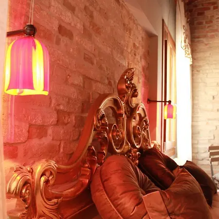 Rosso Charm 3* Venezia