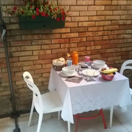 Rosso Charm Bed & Breakfast Benátky