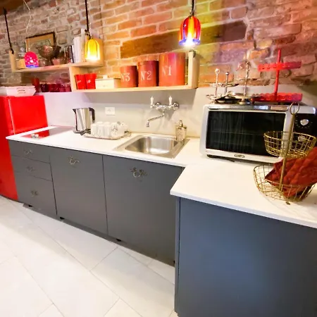 Rosso Charm Bed & Breakfast Benátky