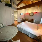 Rosso Charm 4* البندقية